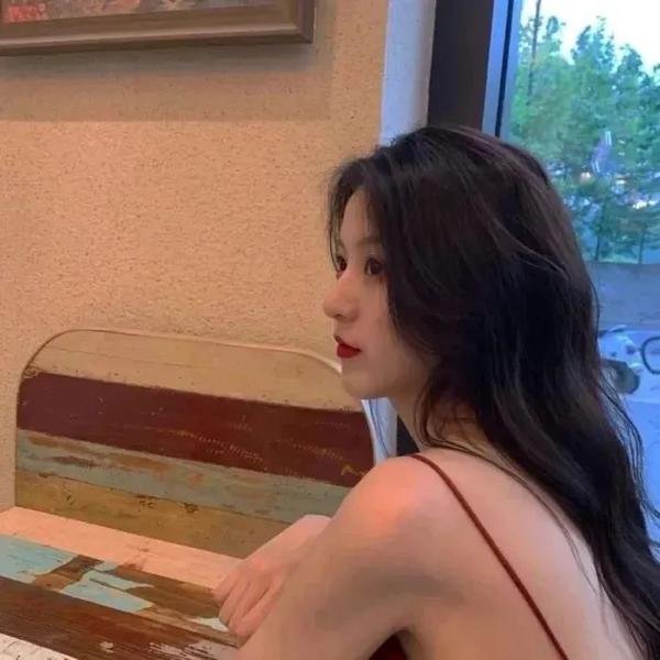 幽暗山谷 海报